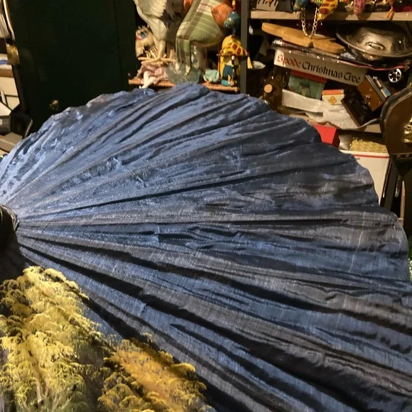 Silk Thai blue parasol/umbrella - Picture 11 of 16